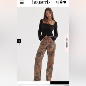 $120
SAMIA
Floral Printed Jeans
SIZE: S (LONGER)